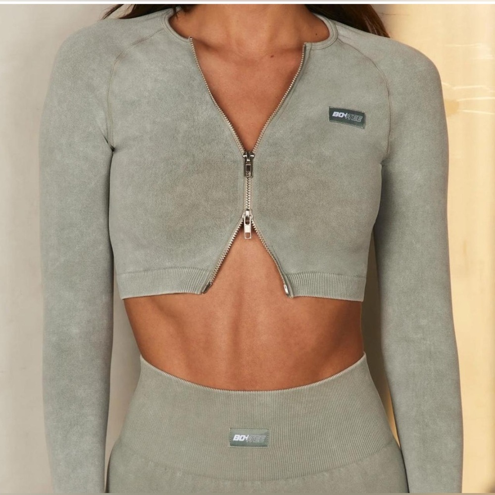 🆕 Bo + Tee Cropped 2-Way Zippered Jacket / Top